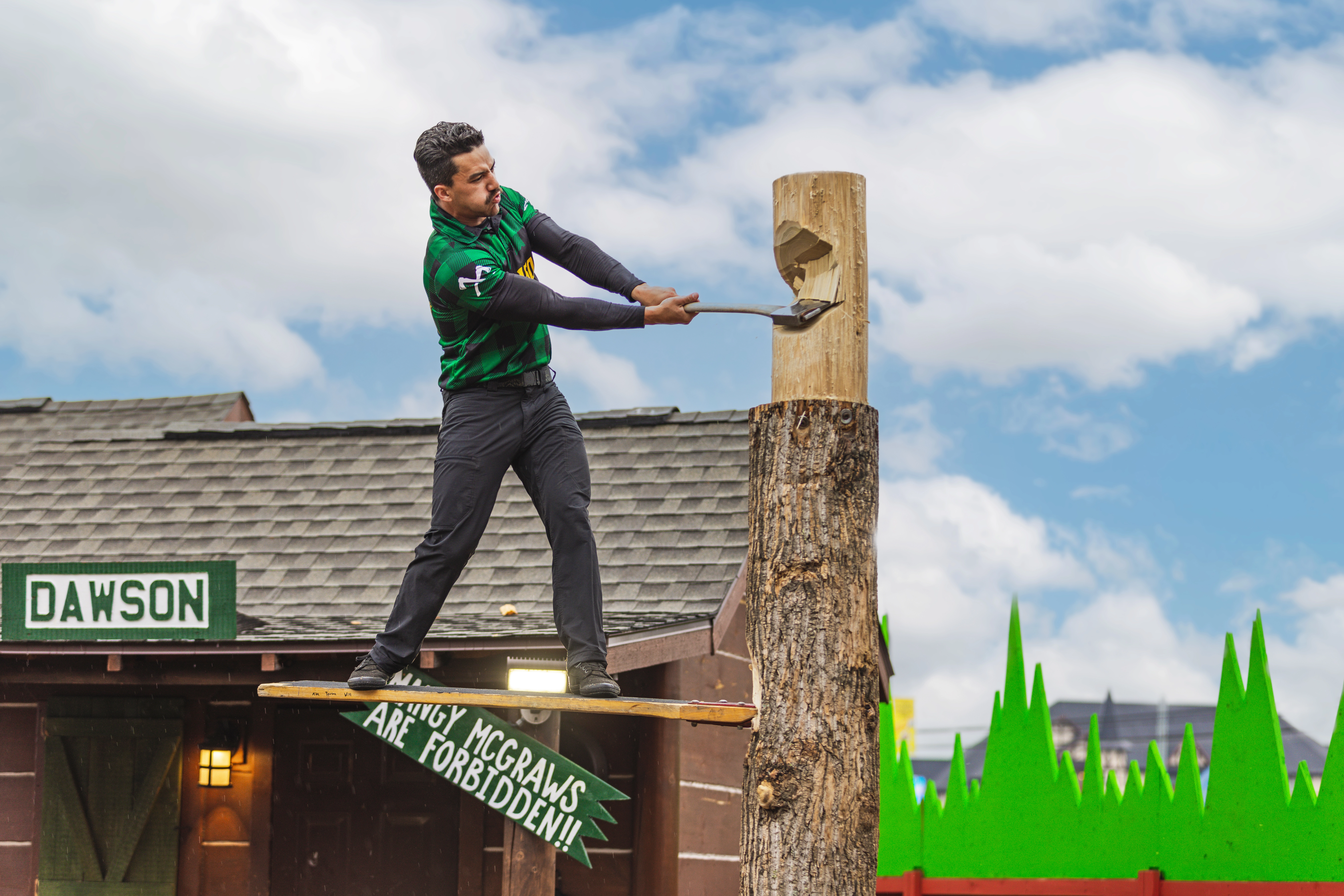 Dinner \u0026 a Show: 5 Things Families Will Enjoy at our Lumberjack Show in Pigeon  Forge, image size:8035x5359