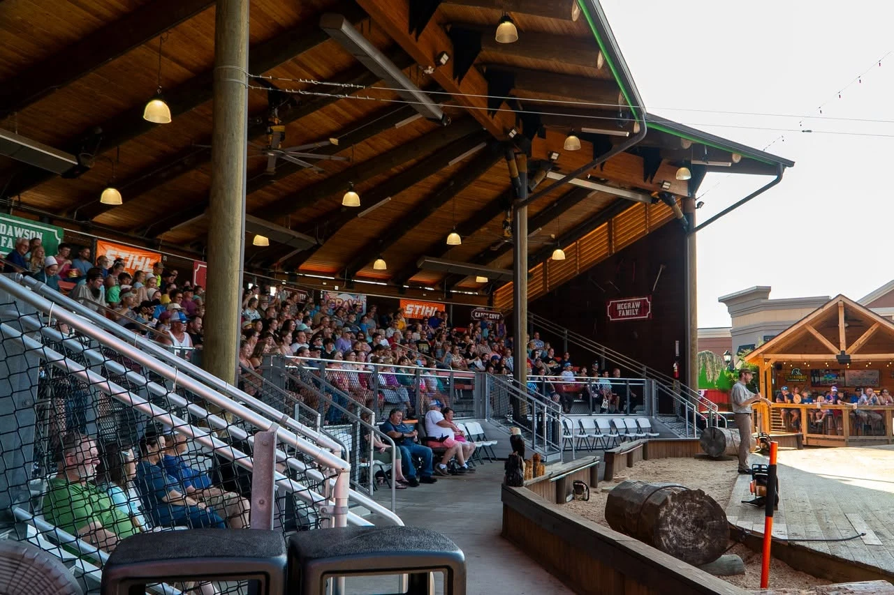 live action show with southern bbq and entertainment